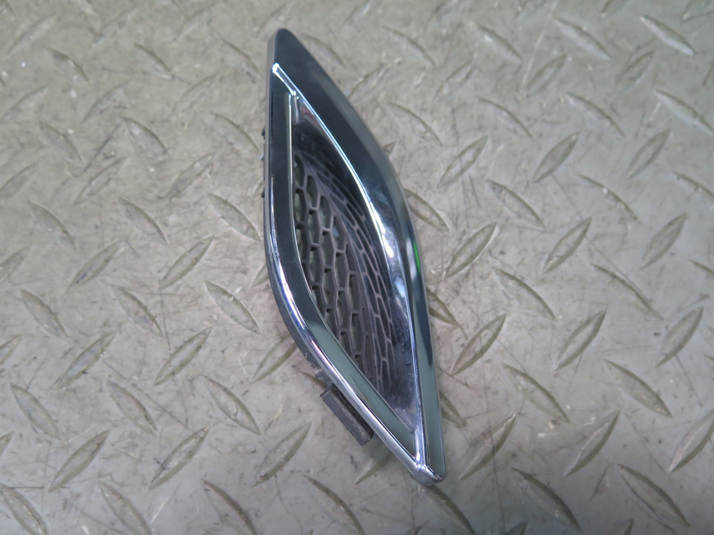 2014-2021 Maserati Quattroporte M156 Front Right Side Fender Vent Grille Set