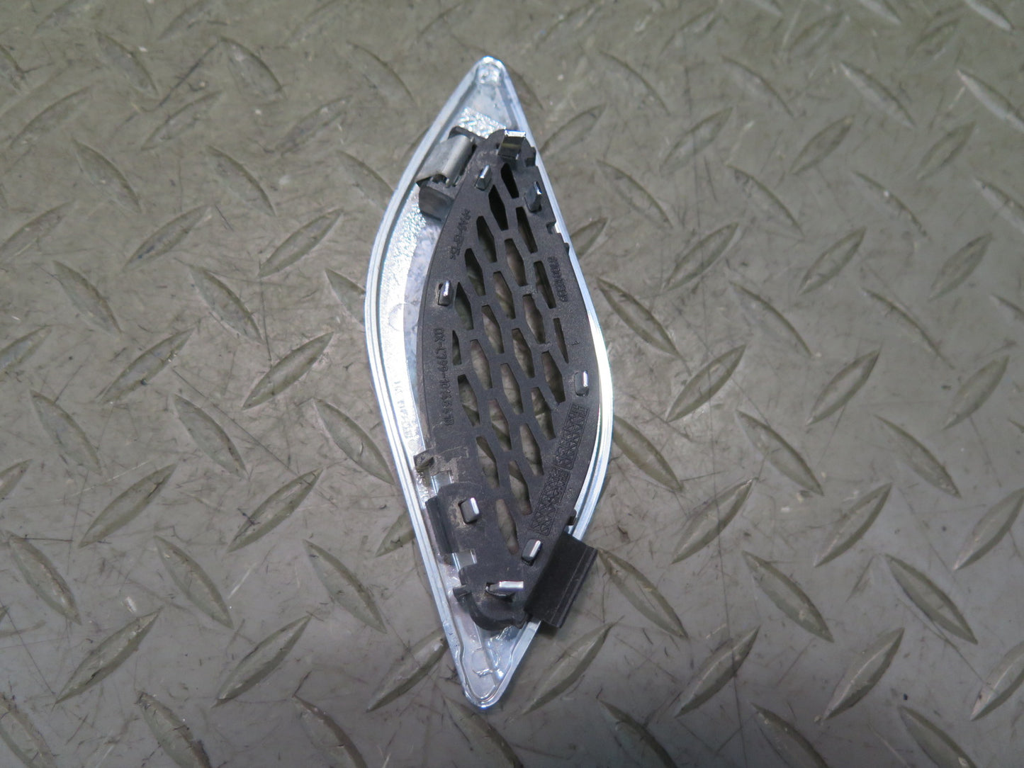 2014-2021 Maserati Quattroporte M156 Front Right Side Fender Vent Grille Set
