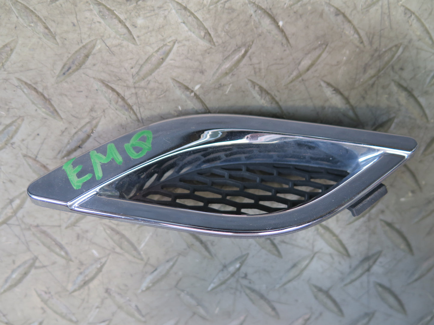 2014-2021 Maserati Quattroporte M156 Front Right Side Fender Vent Grille Set