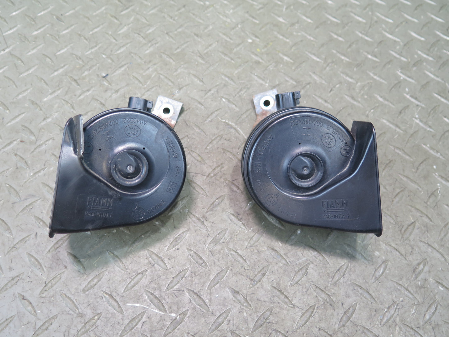2014-2021 Maserati Quattroporte M156 High Low Tone Horn Signal Set of 2