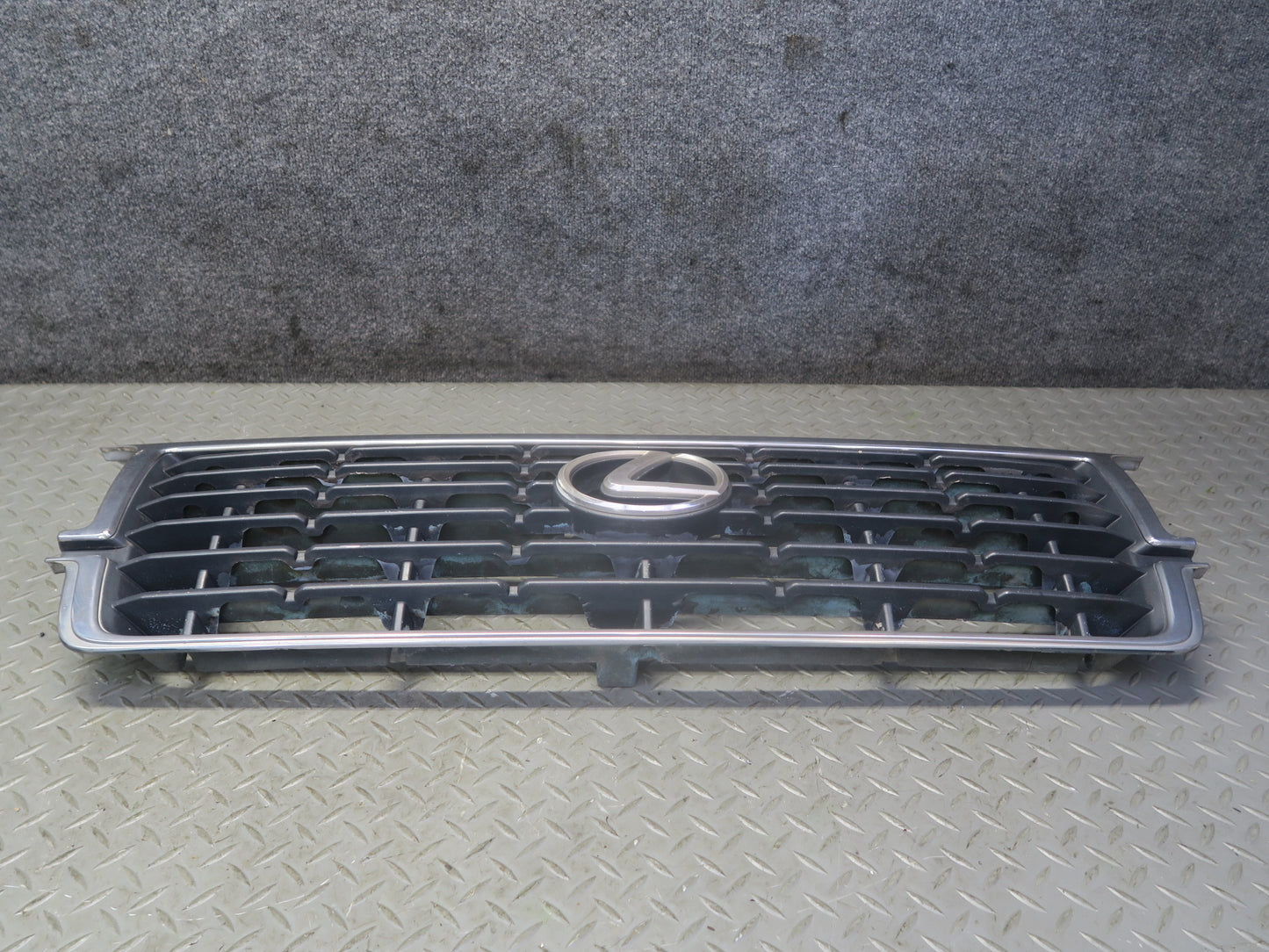 1996-1997 Lexus FZJ80L LX450 Front Exterior Chrome Grille w Emblem