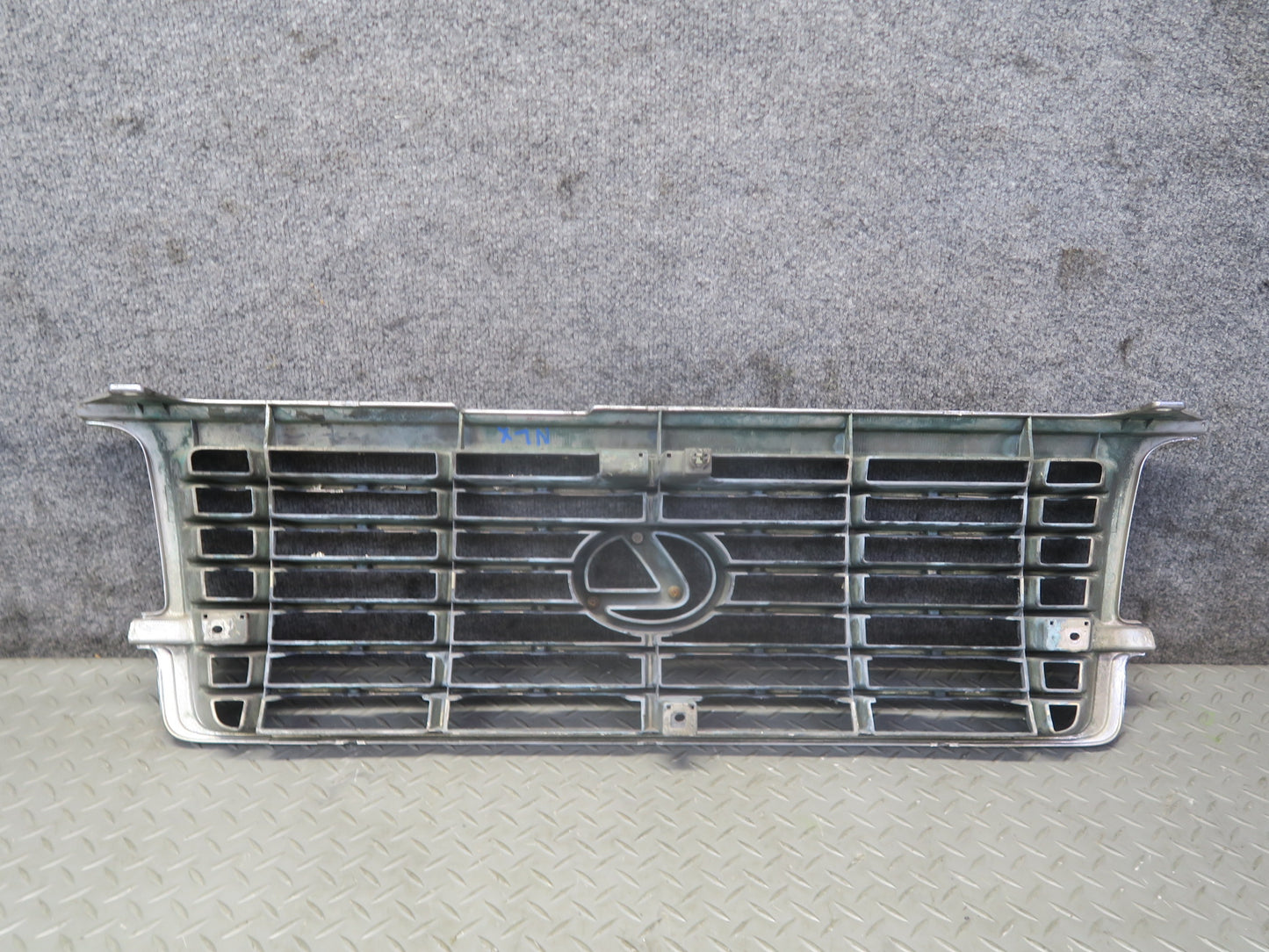 1996-1997 Lexus FZJ80L LX450 Front Exterior Chrome Grille w Emblem