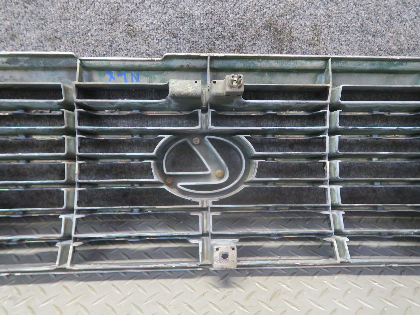 1996-1997 Lexus FZJ80L LX450 Front Exterior Chrome Grille w Emblem