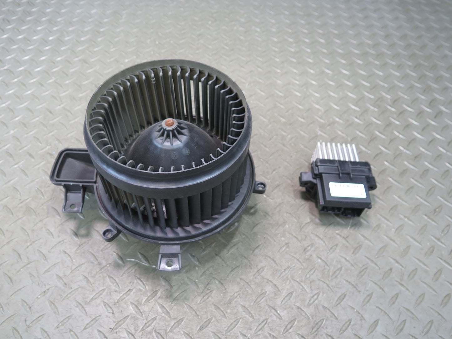 2014-2021 Maserati Quattroporte M156 A/C Heater Blower Motor Fan W/ Resistor