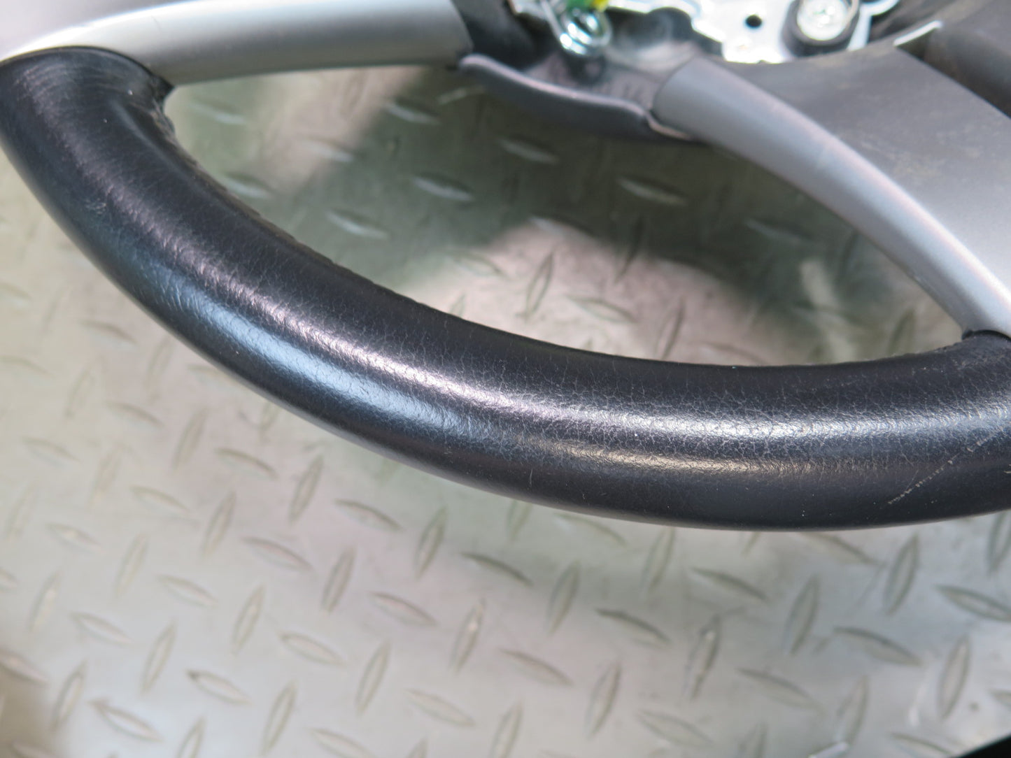 03-05 BMW E86 E85 Z4 Leather Sport Steering Black 6758158 OEM