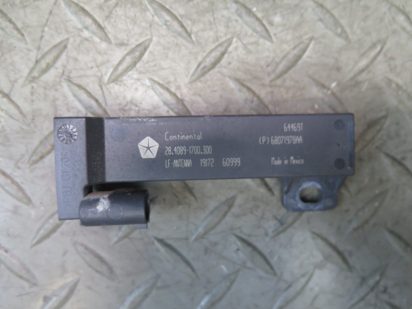 2014-2021 Maserati Quattroporte M156 Keyless Entry Antenna Module Receiver Set