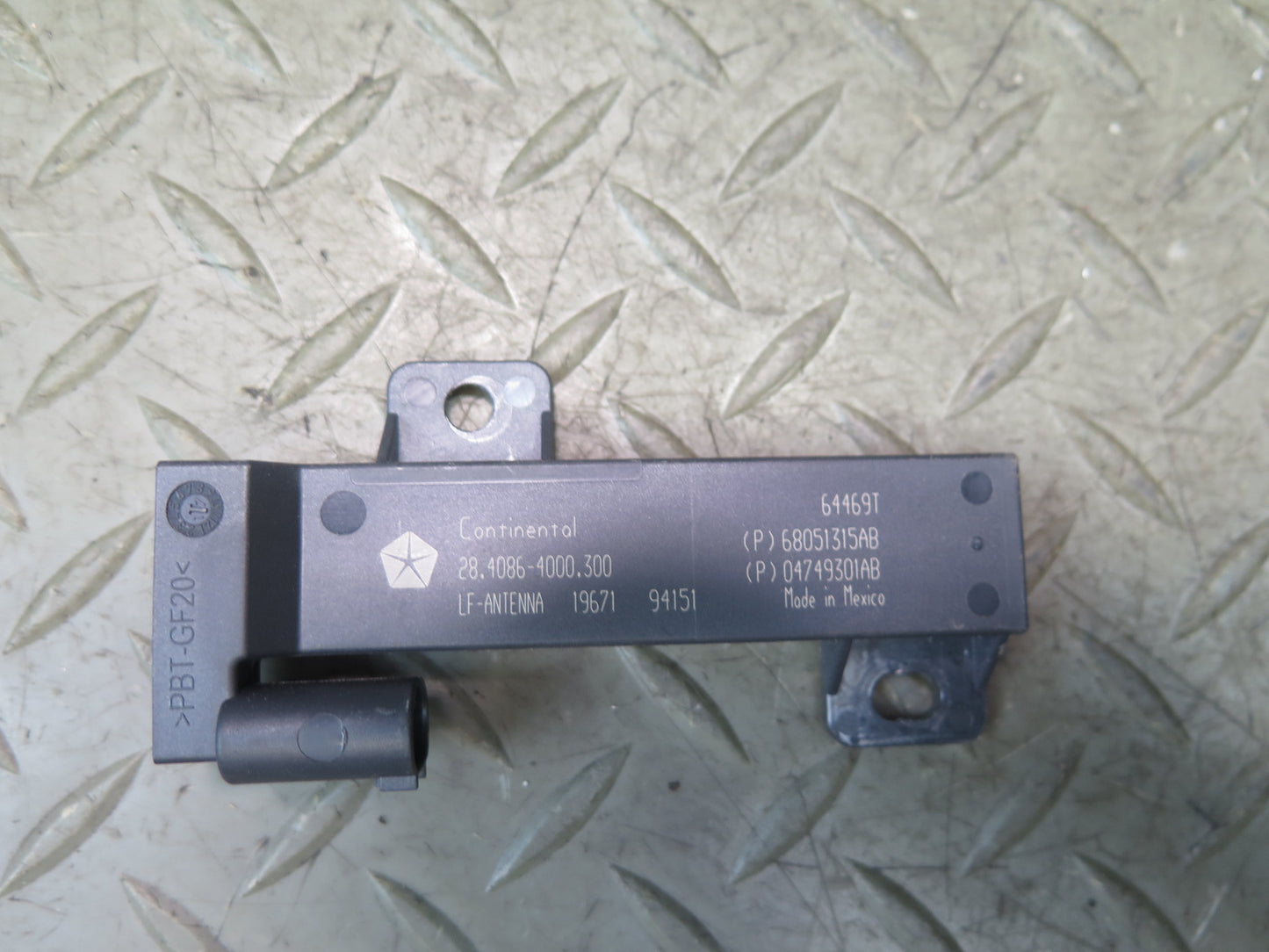 2014-2021 Maserati Quattroporte M156 Keyless Entry Antenna Module Receiver Set