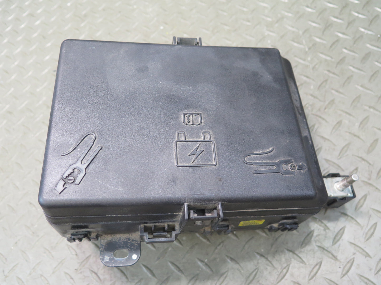 2017-2021 Maserati Quattroporte SQ4 M156 Under Hood Fuse Relay Junction Box