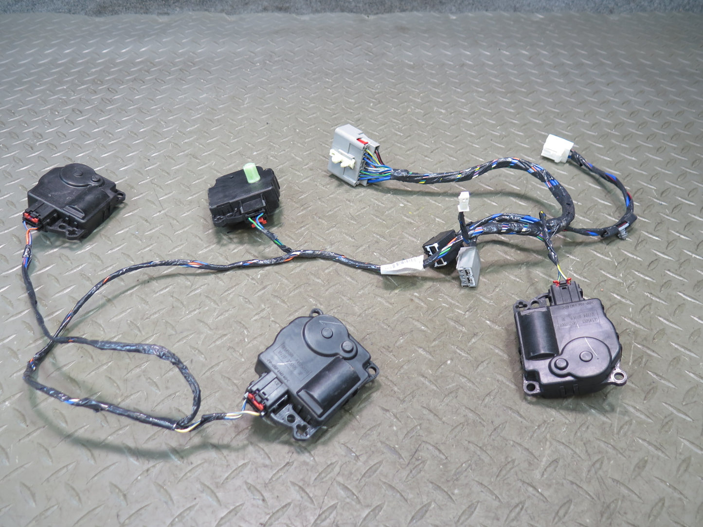 2014-2021 Maserati Quattroporte M156 A/C Heater Flap Door Actuator Motor Set