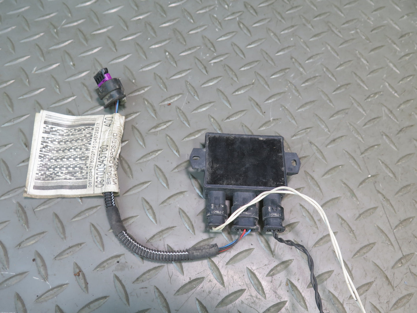 2017-2021 Maserati Quattroporte M156 Rear Trunk Liftgate Opening Sensor Plate