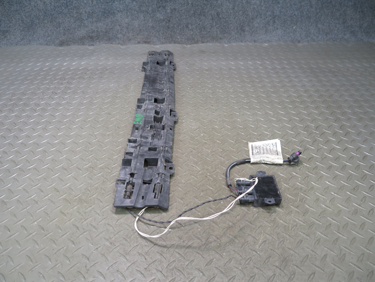 2017-2021 Maserati Quattroporte M156 Rear Trunk Liftgate Opening Sensor Plate