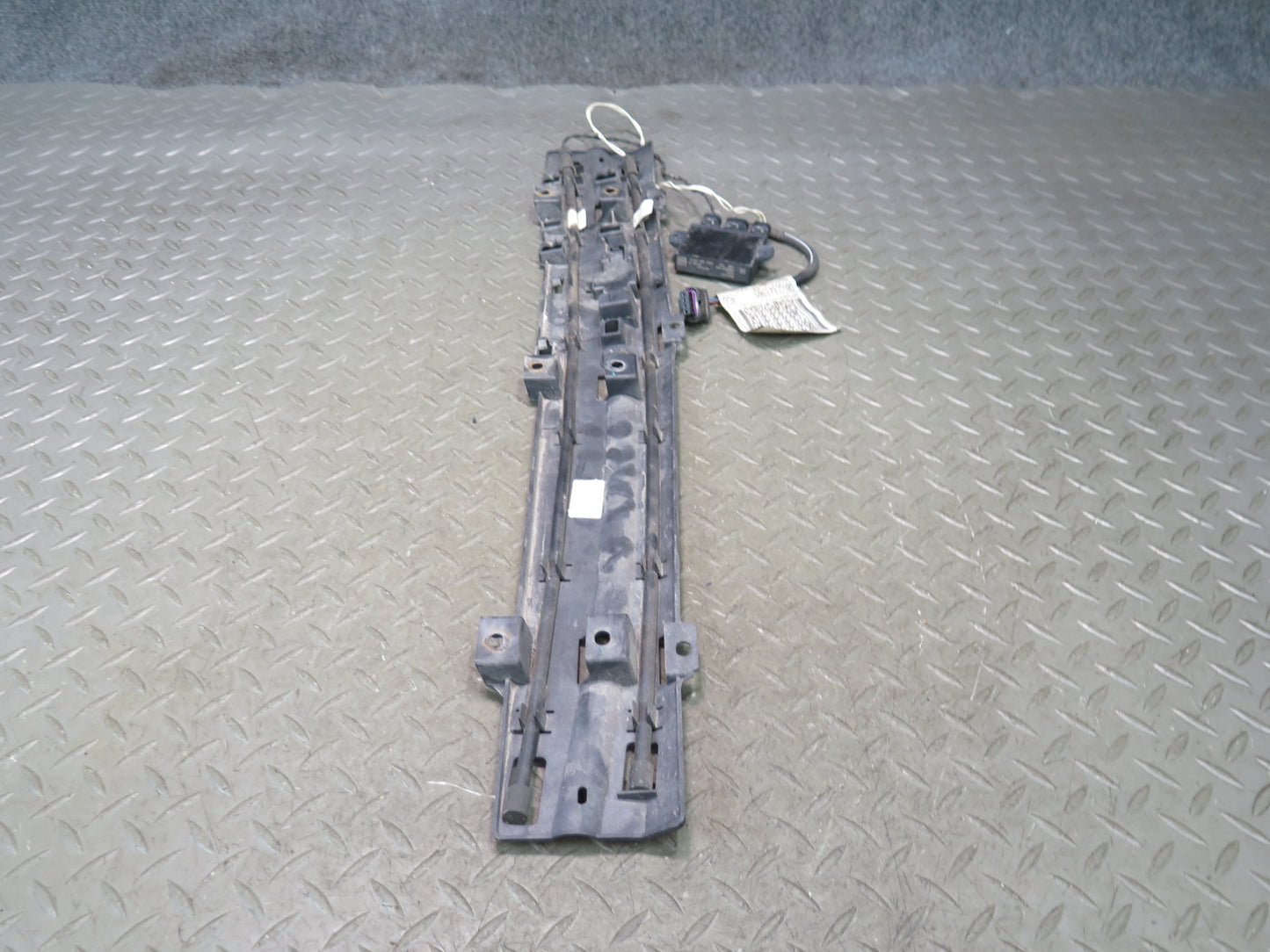 2017-2021 Maserati Quattroporte M156 Rear Trunk Liftgate Opening Sensor Plate