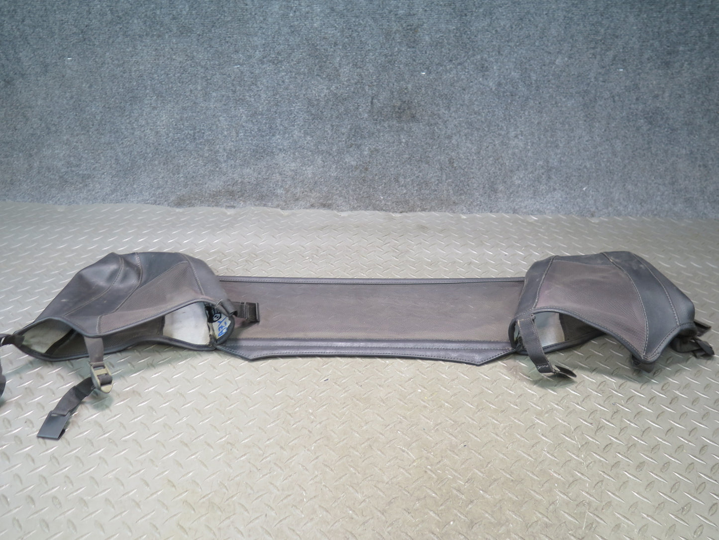 03-08 BMW E85 Z4 Roadster Wind Deflector Screen 0150671 OEM