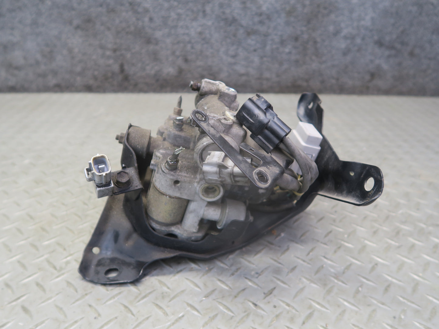 1996-1997 Lexus FZJ80L LX450 Anti Lock Brake ABS Actuator Pump 44510-60010
