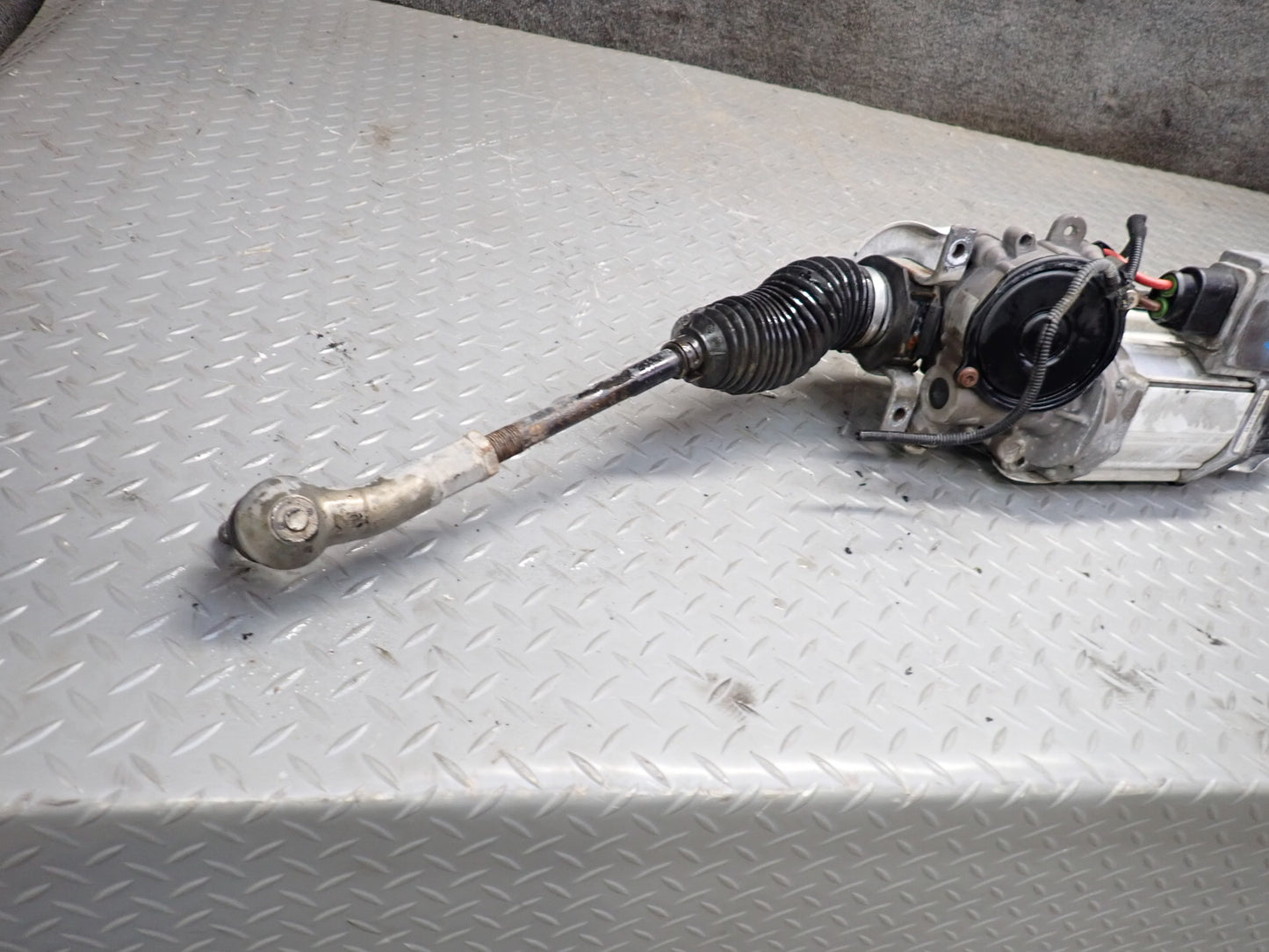 06-09 VW Golf MK5 R32 Power Steering Gear Rack & Pinion 1K1909144M