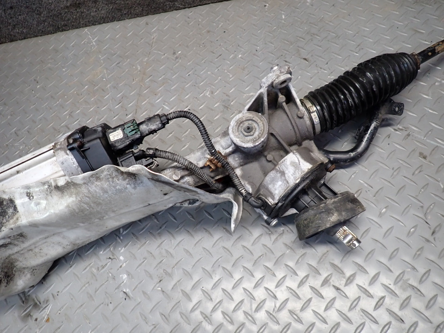 06-09 VW Golf MK5 R32 Power Steering Gear Rack & Pinion 1K1909144M