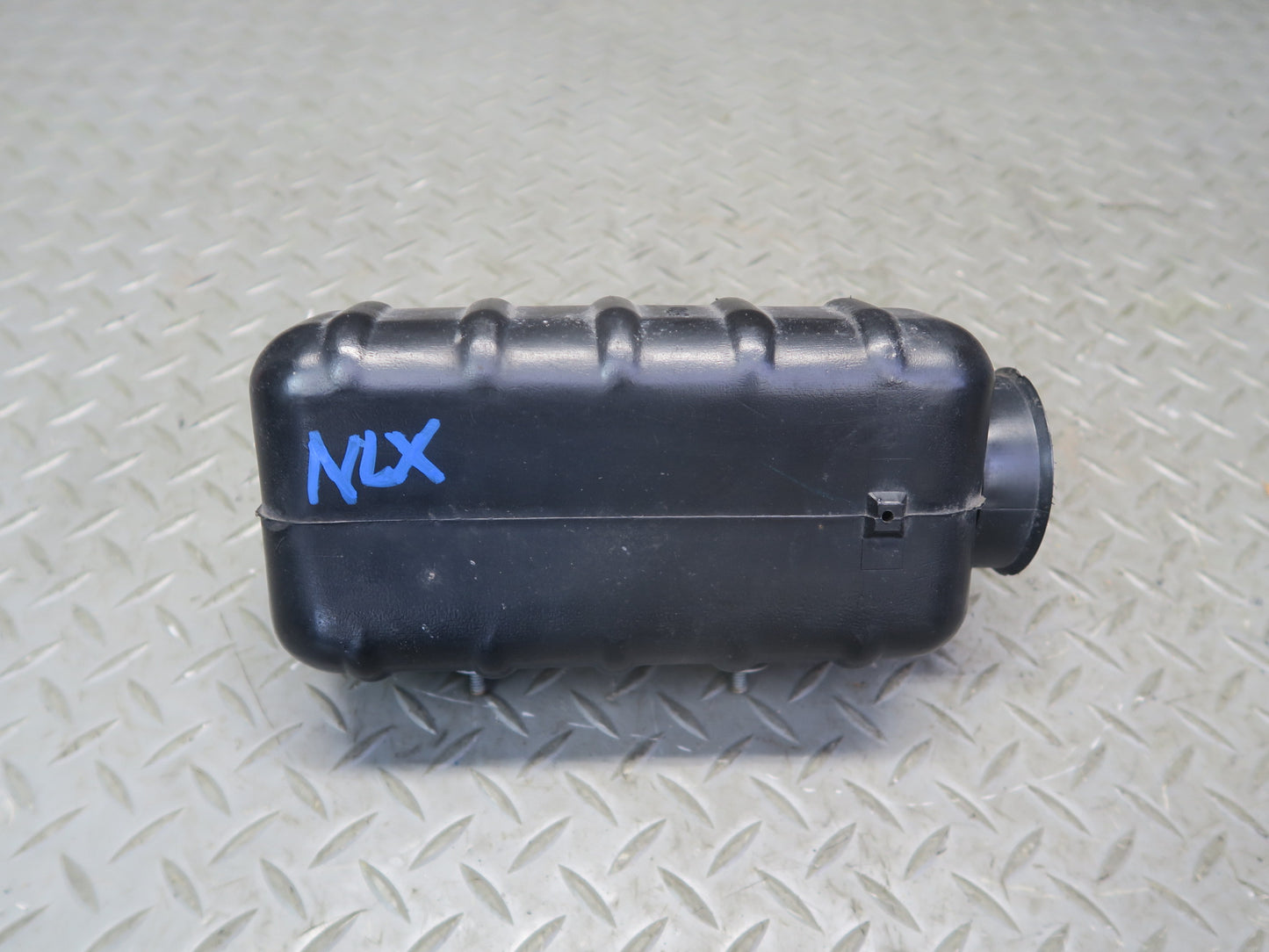1996-1997 Lexus FZJ80L LX450 Air Intake Resonator Silencer