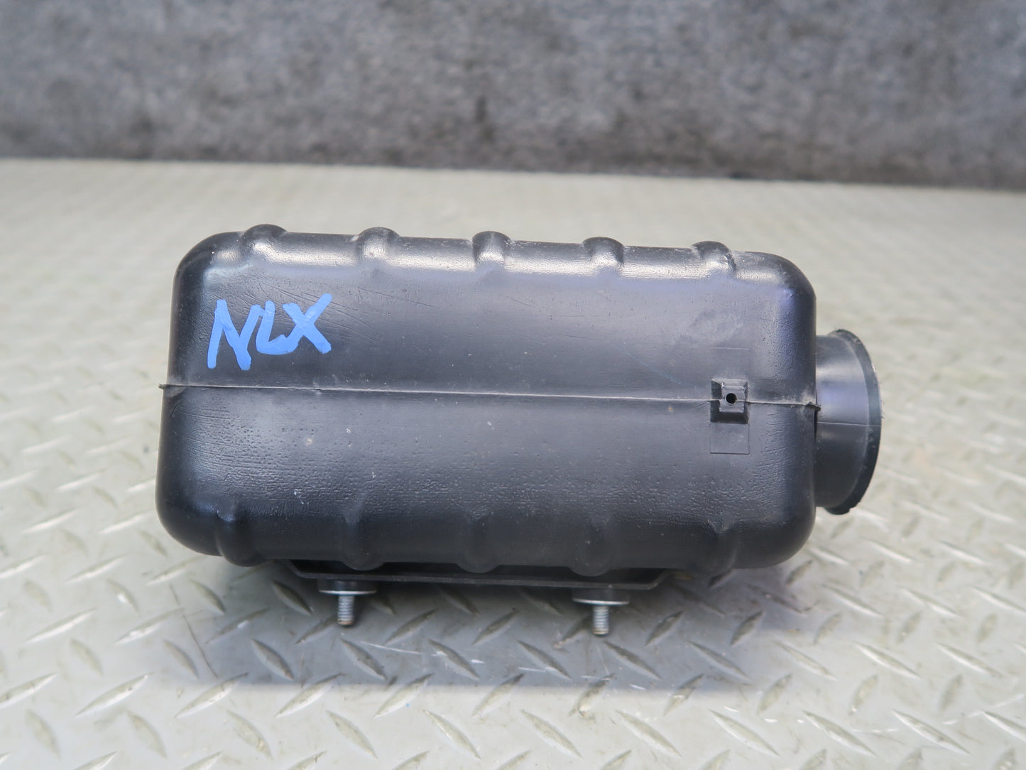1996-1997 Lexus FZJ80L LX450 Air Intake Resonator Silencer