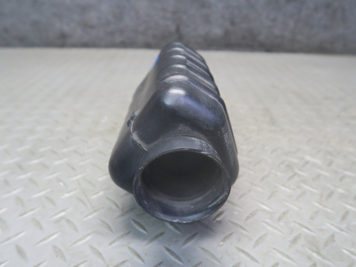 1996-1997 Lexus FZJ80L LX450 Air Intake Resonator Silencer