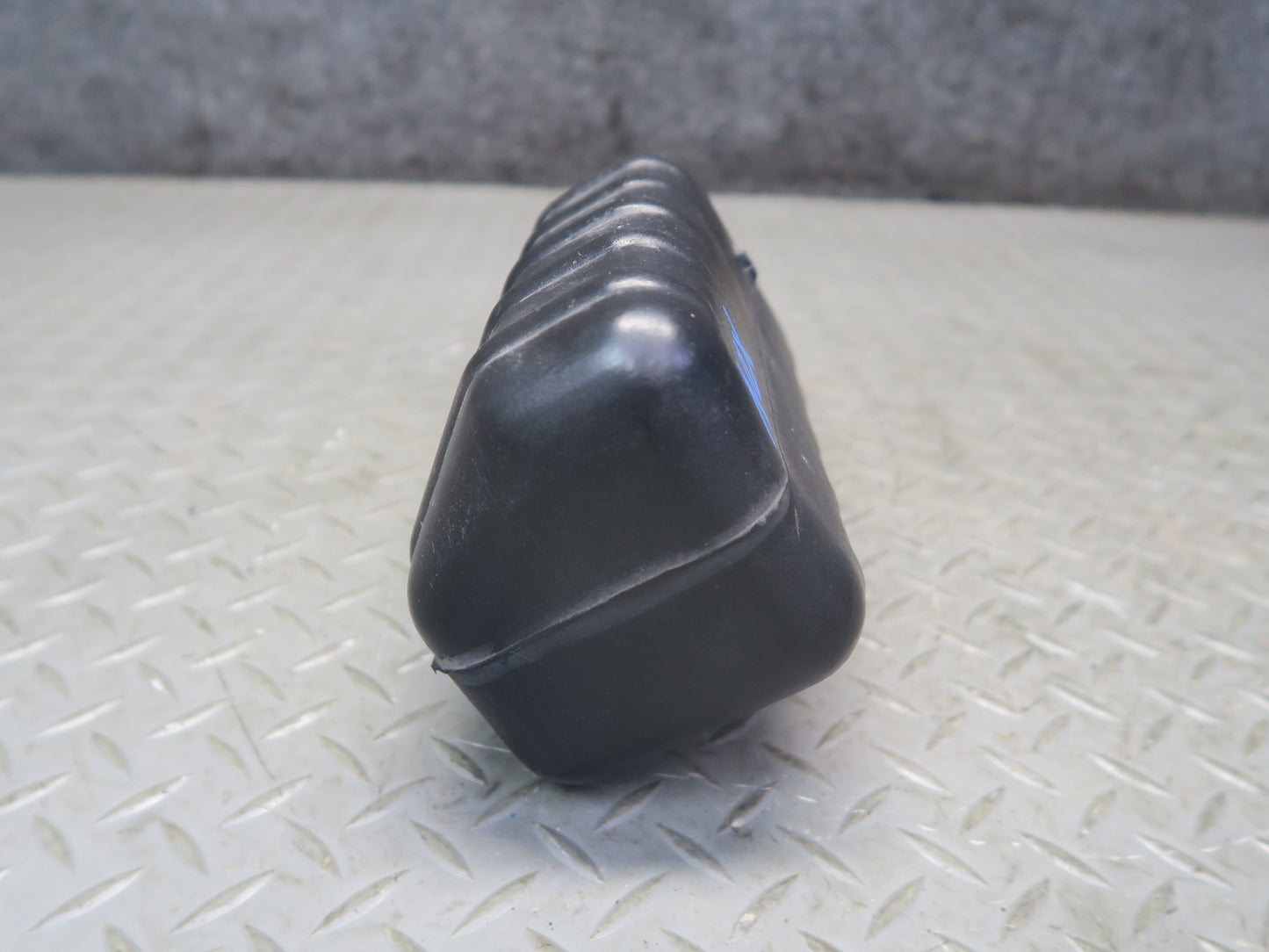 1996-1997 Lexus FZJ80L LX450 Air Intake Resonator Silencer