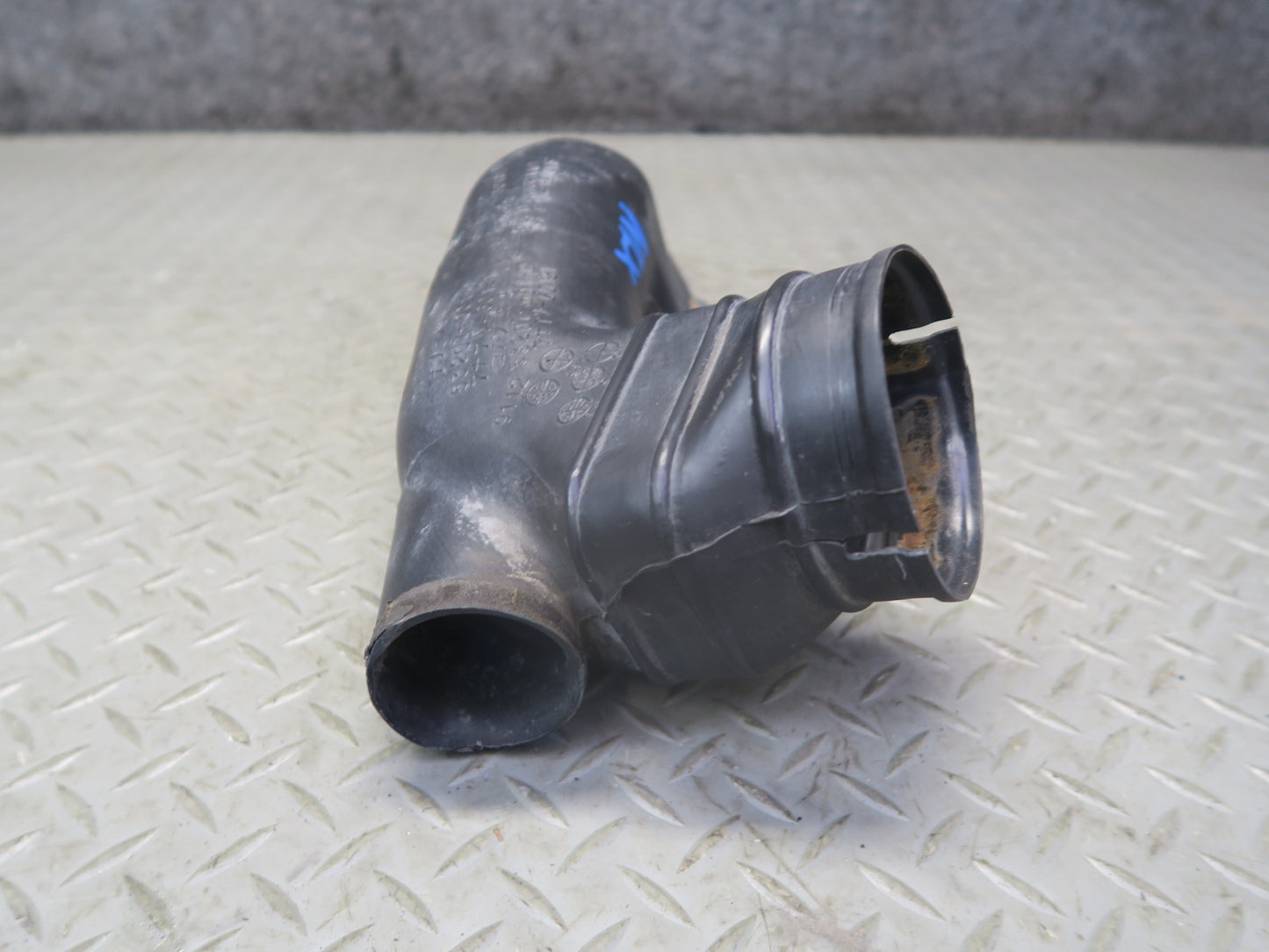 1996-1997 Lexus FZJ80L LX450 Air Intake Cleaner Hose Tube Duct 53207-60120