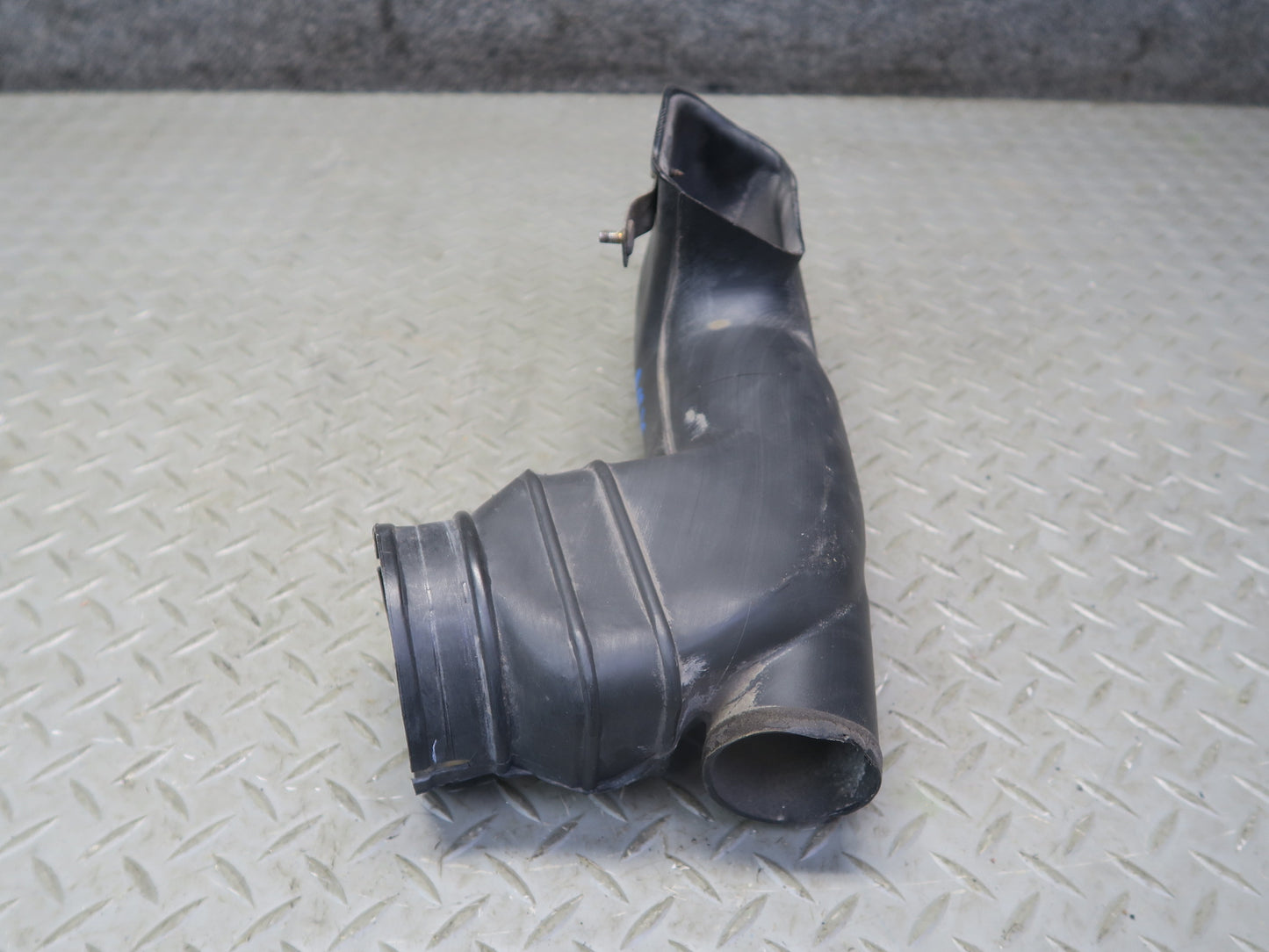1996-1997 Lexus FZJ80L LX450 Air Intake Cleaner Hose Tube Duct 53207-60120