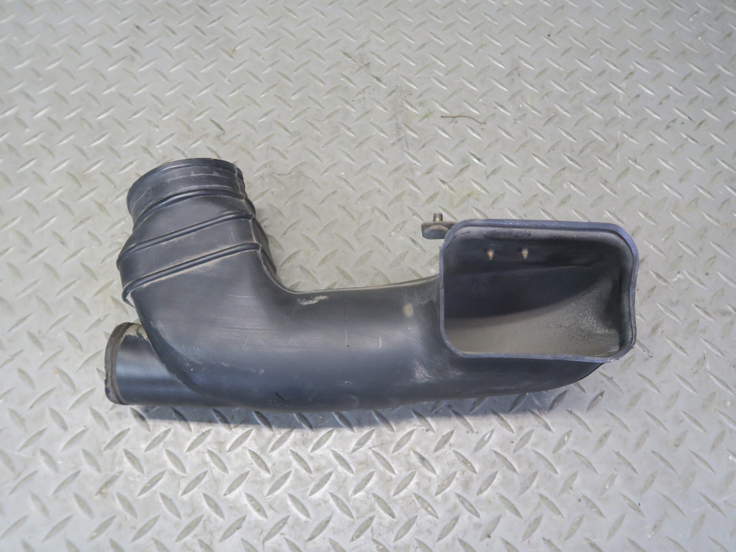 1996-1997 Lexus FZJ80L LX450 Air Intake Cleaner Hose Tube Duct 53207-60120