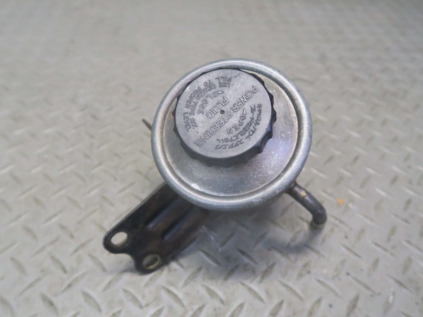 1996-1997 Lexus FZJ80L LX450 Power Steering Fluid Reservoir Tank