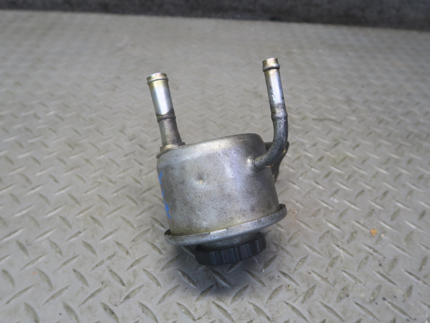 1996-1997 Lexus FZJ80L LX450 Power Steering Fluid Reservoir Tank