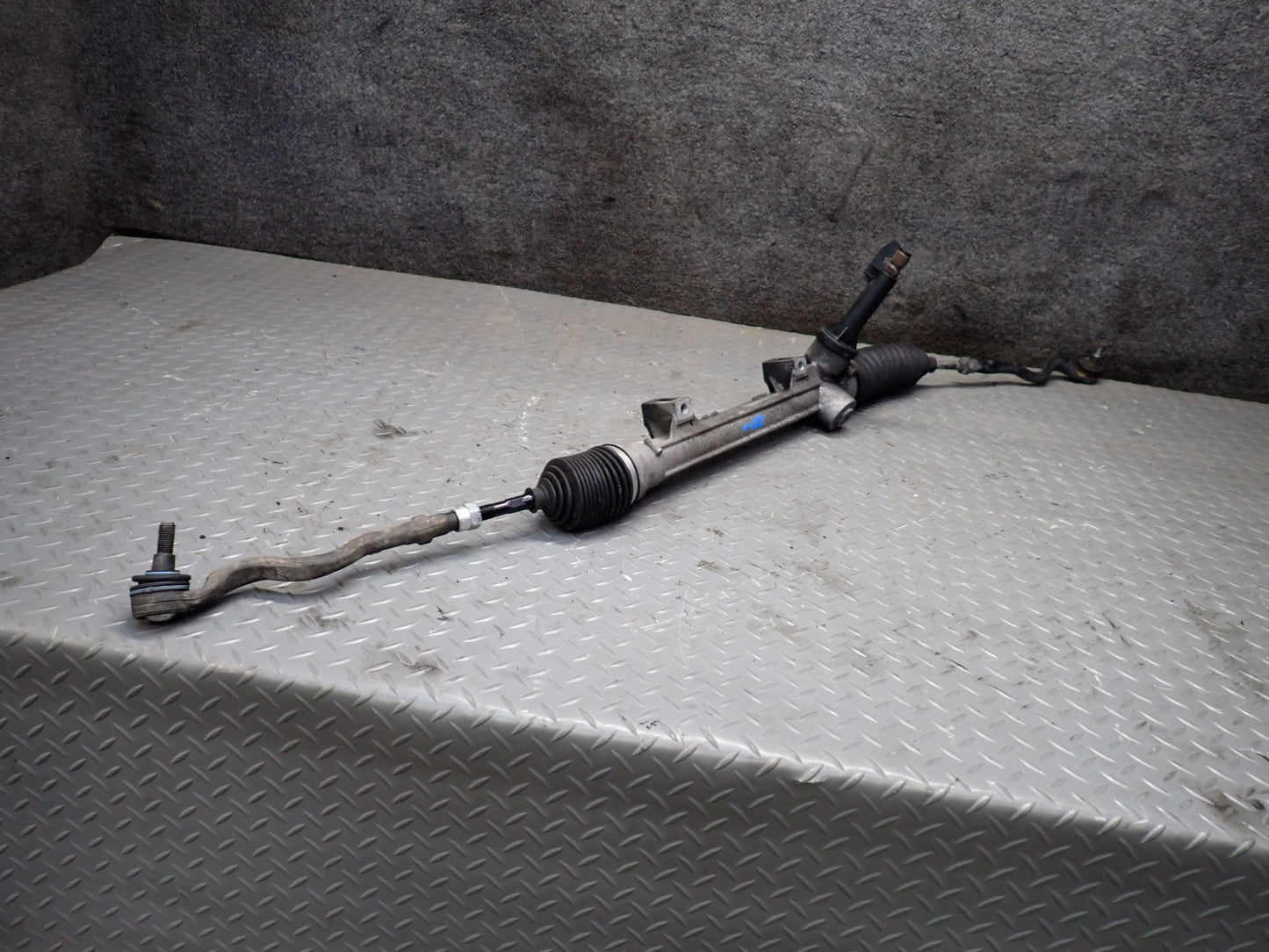 03-08 BMW E86 E85 Z4 Power Steering Rack & Pinion 6762491 OEM