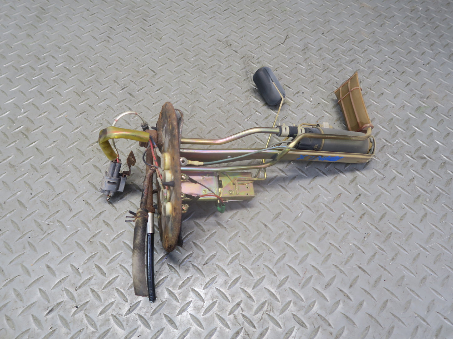 1996-1997 Lexus FZJ80L LX450 Fuel Pump Level Sensor Assembly