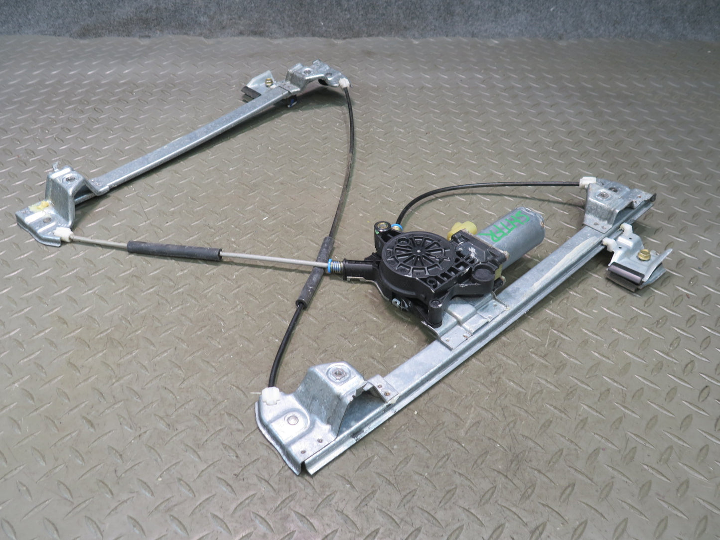 2003-2007 Hummer H2 Front Right Door Window Regulator w Motor