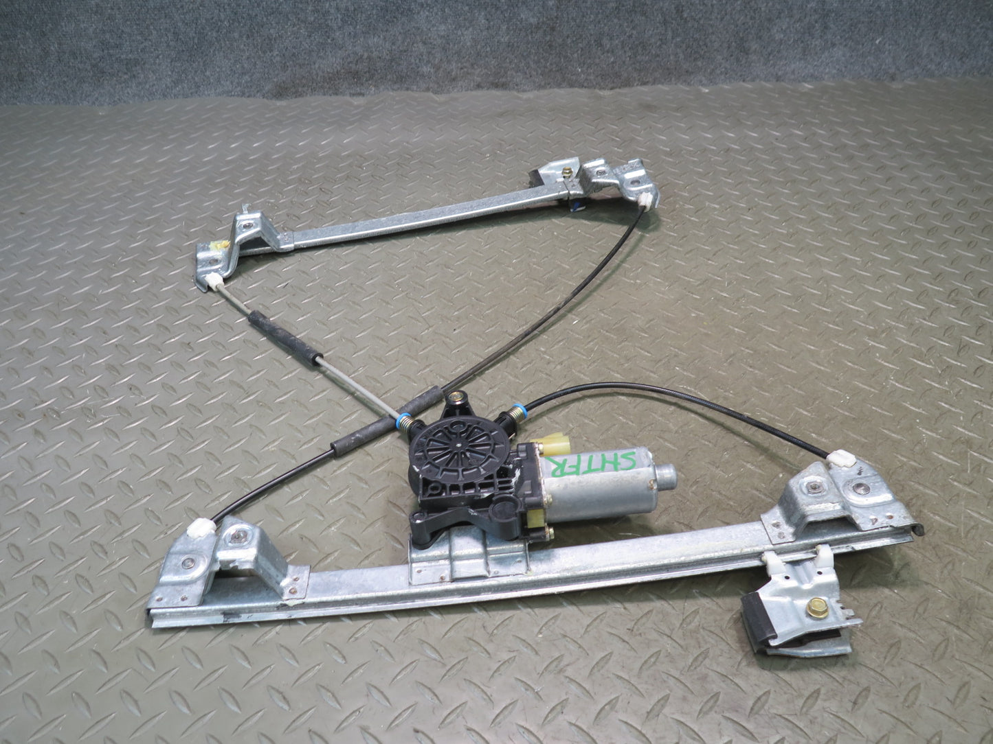 2003-2007 Hummer H2 Front Right Door Window Regulator w Motor