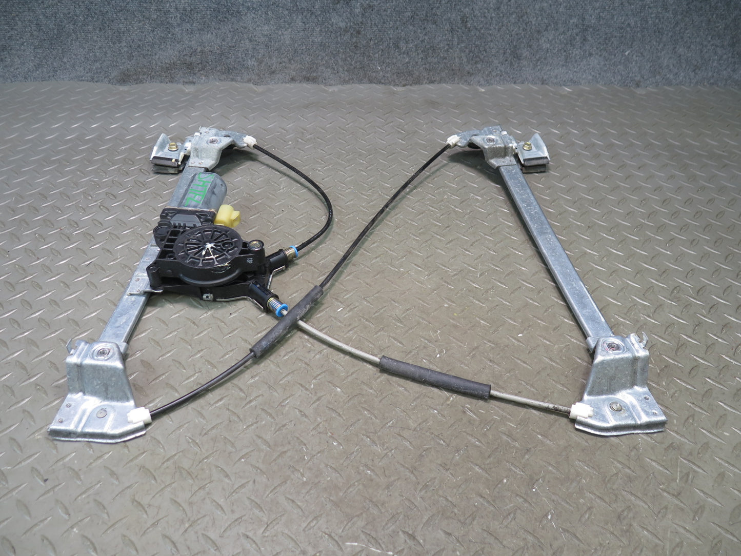 2003-2007 Hummer H2 Front Left Door Window Regulator w Motor