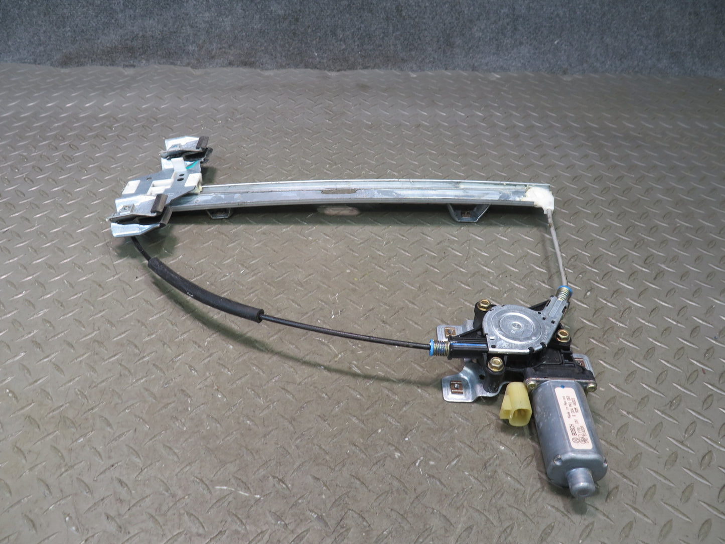 2003-2007 Hummer H2 Rear Right Door Window Regulator w Motor