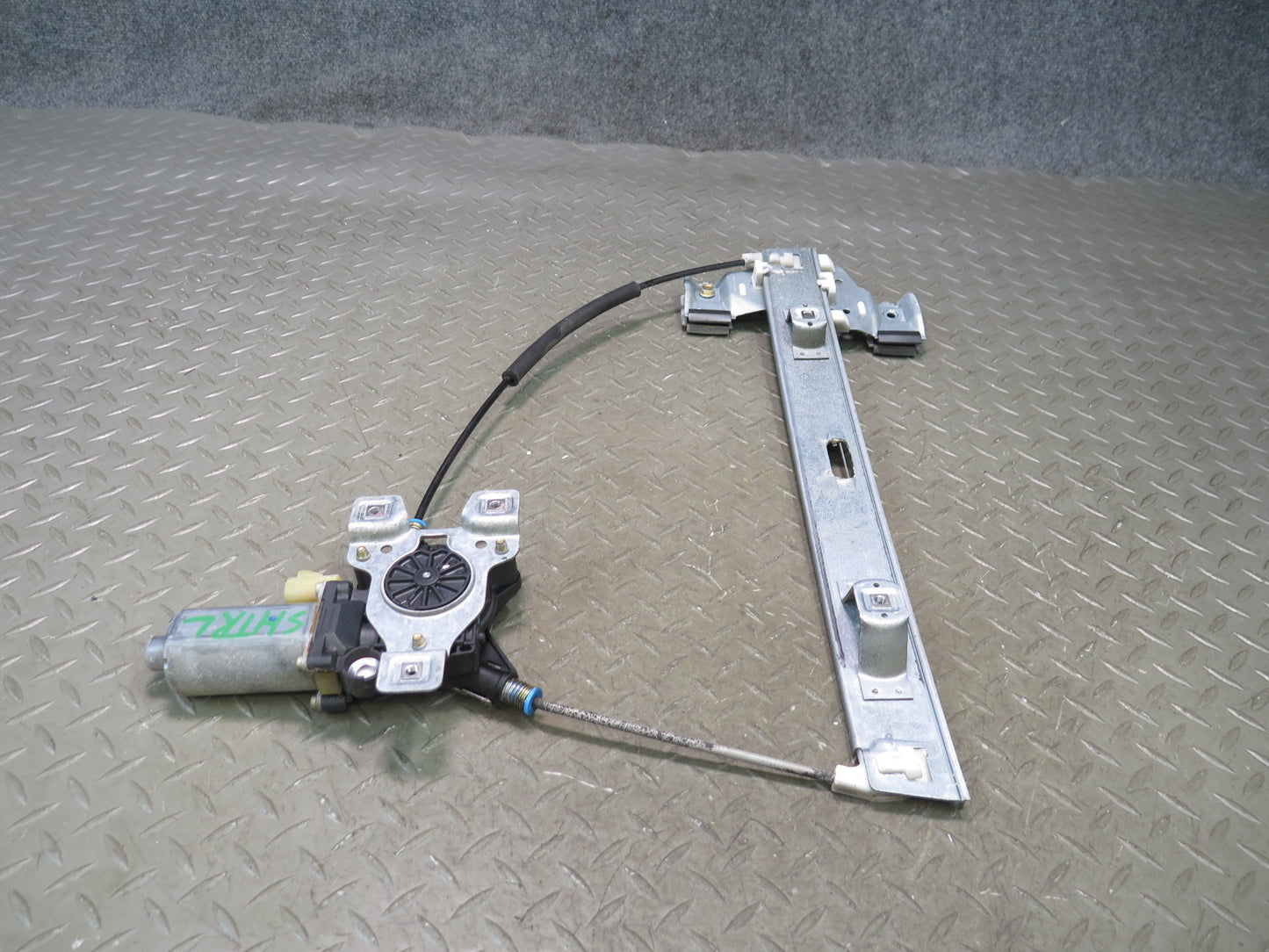 2003-2007 Hummer H2 Front Right Door Window Regulator w Motor