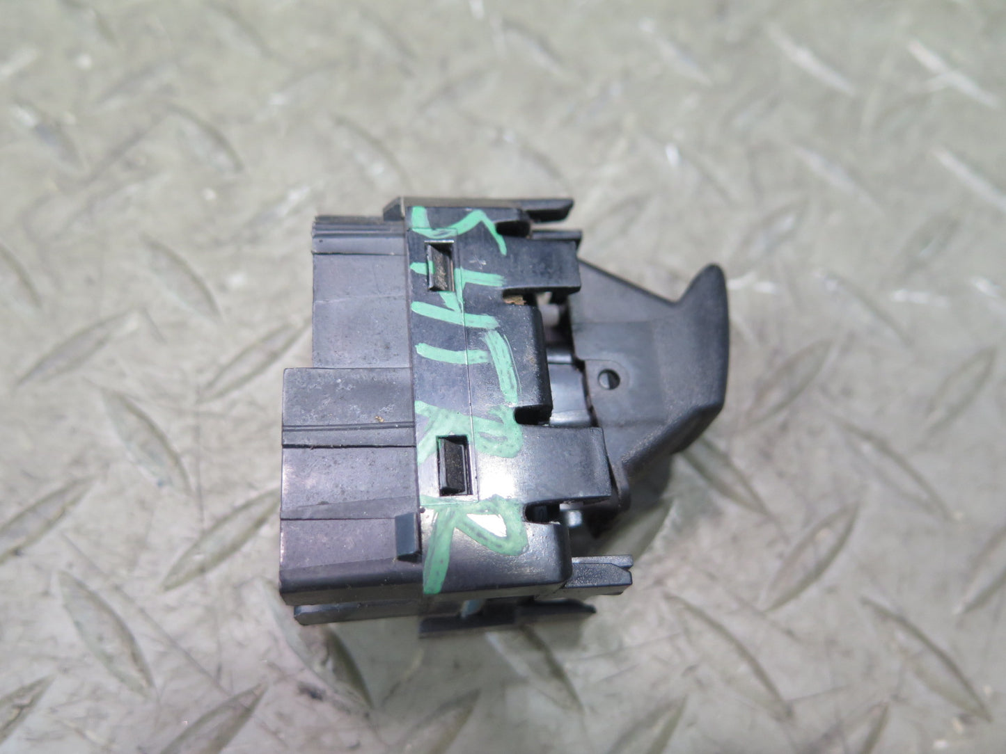 2003-2007 Hummer H2 Rear Left or Right Door Window Control Switch 15093146