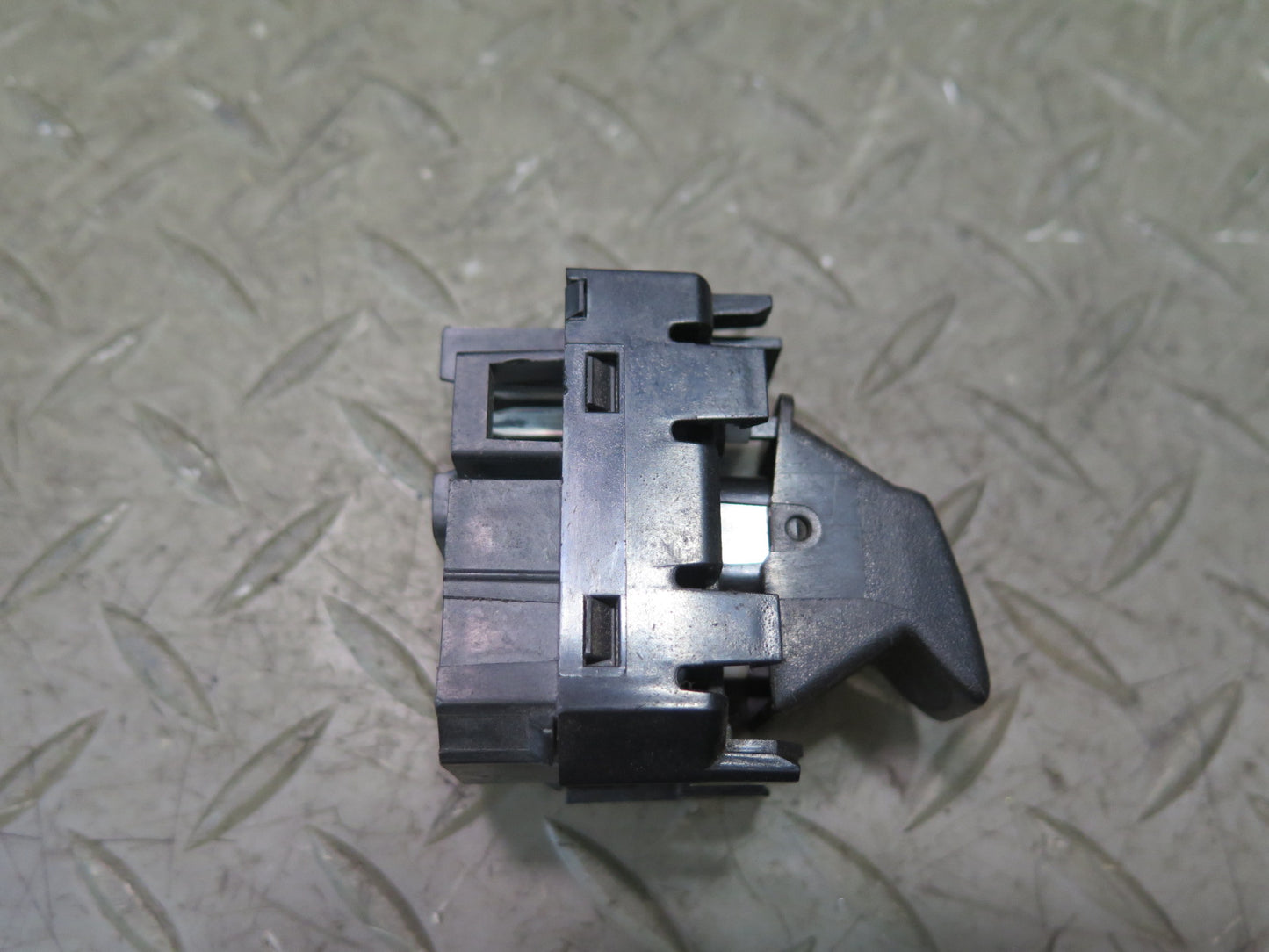 2003-2007 Hummer H2 Rear Left or Right Door Window Control Switch 15093146