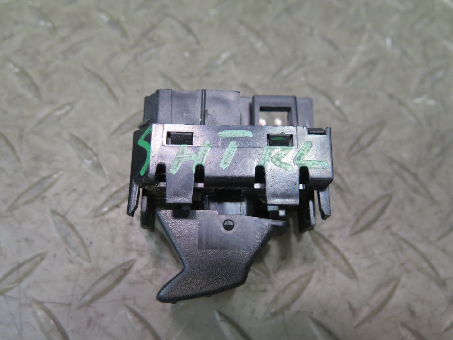 2003-2007 Hummer H2 Rear Left or Right Door Window Control Switch 15093146