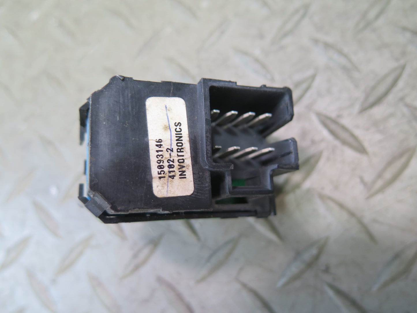 2003-2007 Hummer H2 Rear Left or Right Door Window Control Switch 15093146