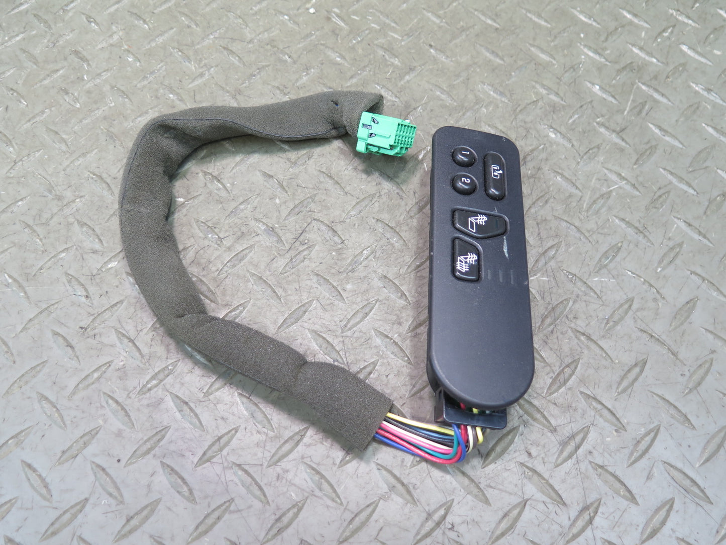 2003-2009 Hummer H2 Front  Left Heated Seat Memory Heater Control Switch