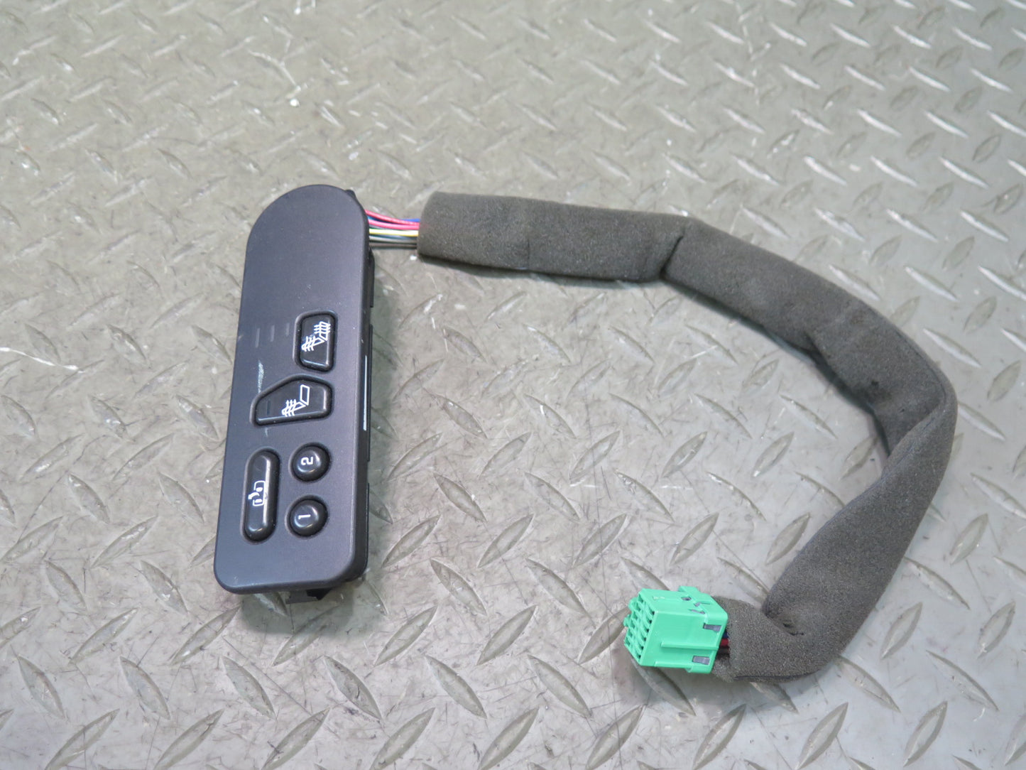 2003-2009 Hummer H2 Front  Left Heated Seat Memory Heater Control Switch