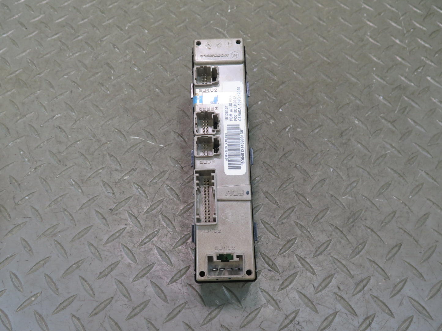 2003-2009 Hummer H2 Front Right Door Power Window Switch 15126401