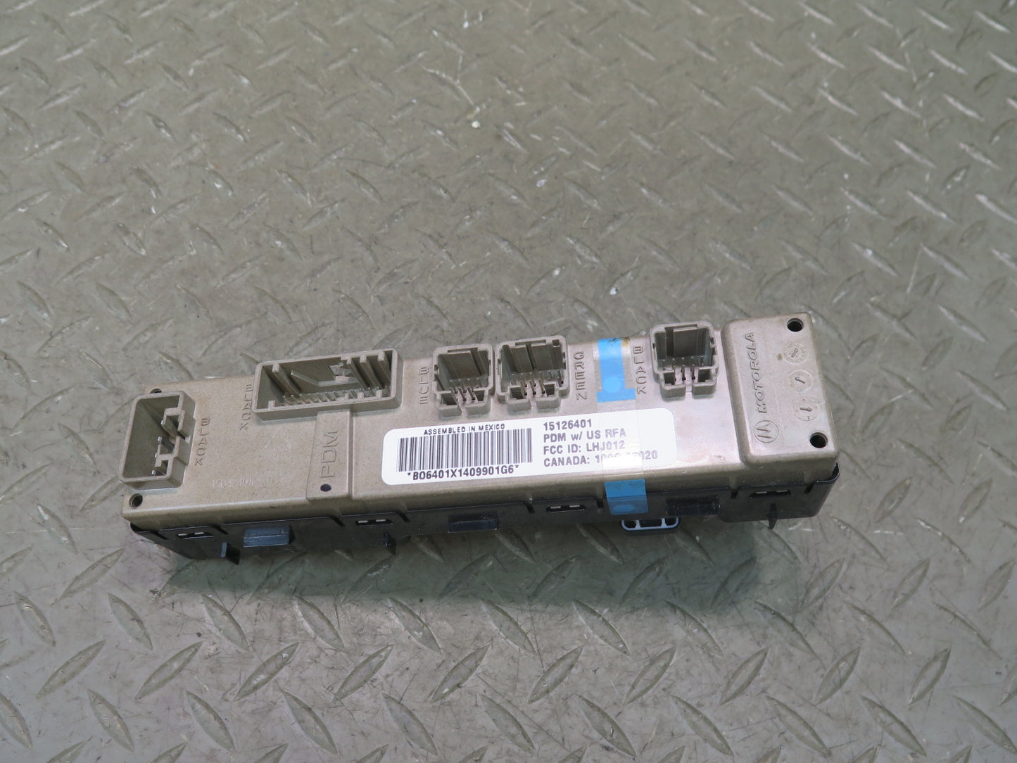 2003-2009 Hummer H2 Front Right Door Power Window Switch 15126401