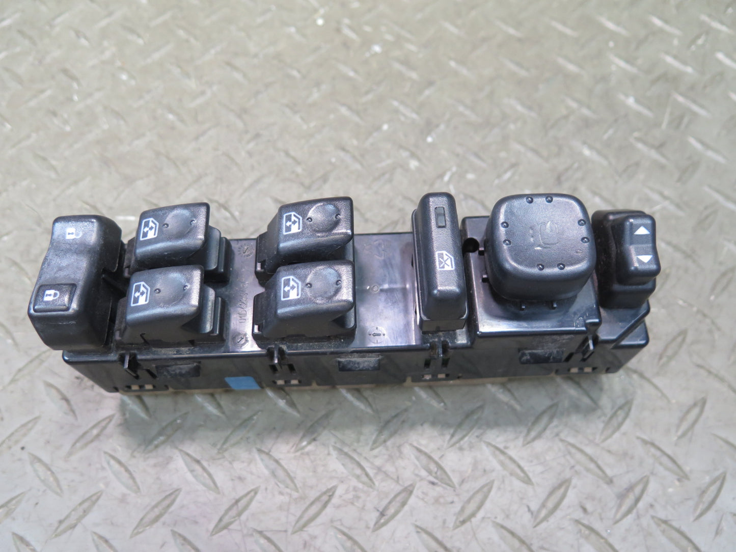 2003-2009 Hummer H2 Front Left Door Master Power Window Mirror Switch 15112971