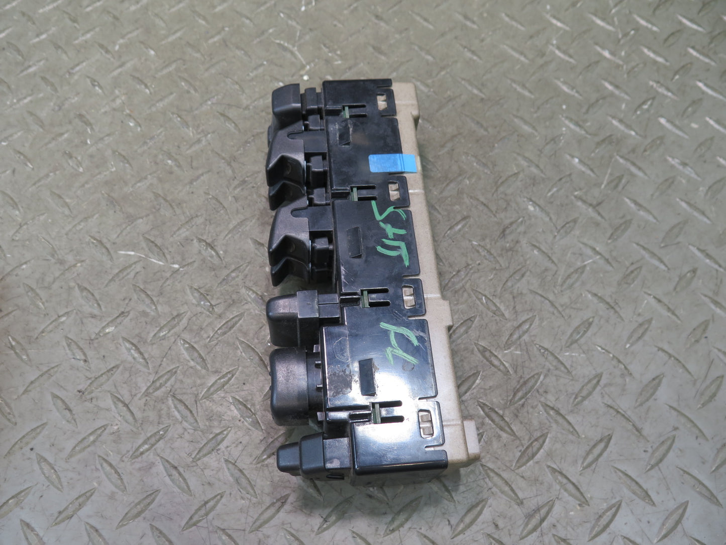 2003-2009 Hummer H2 Front Left Door Master Power Window Mirror Switch 15112971