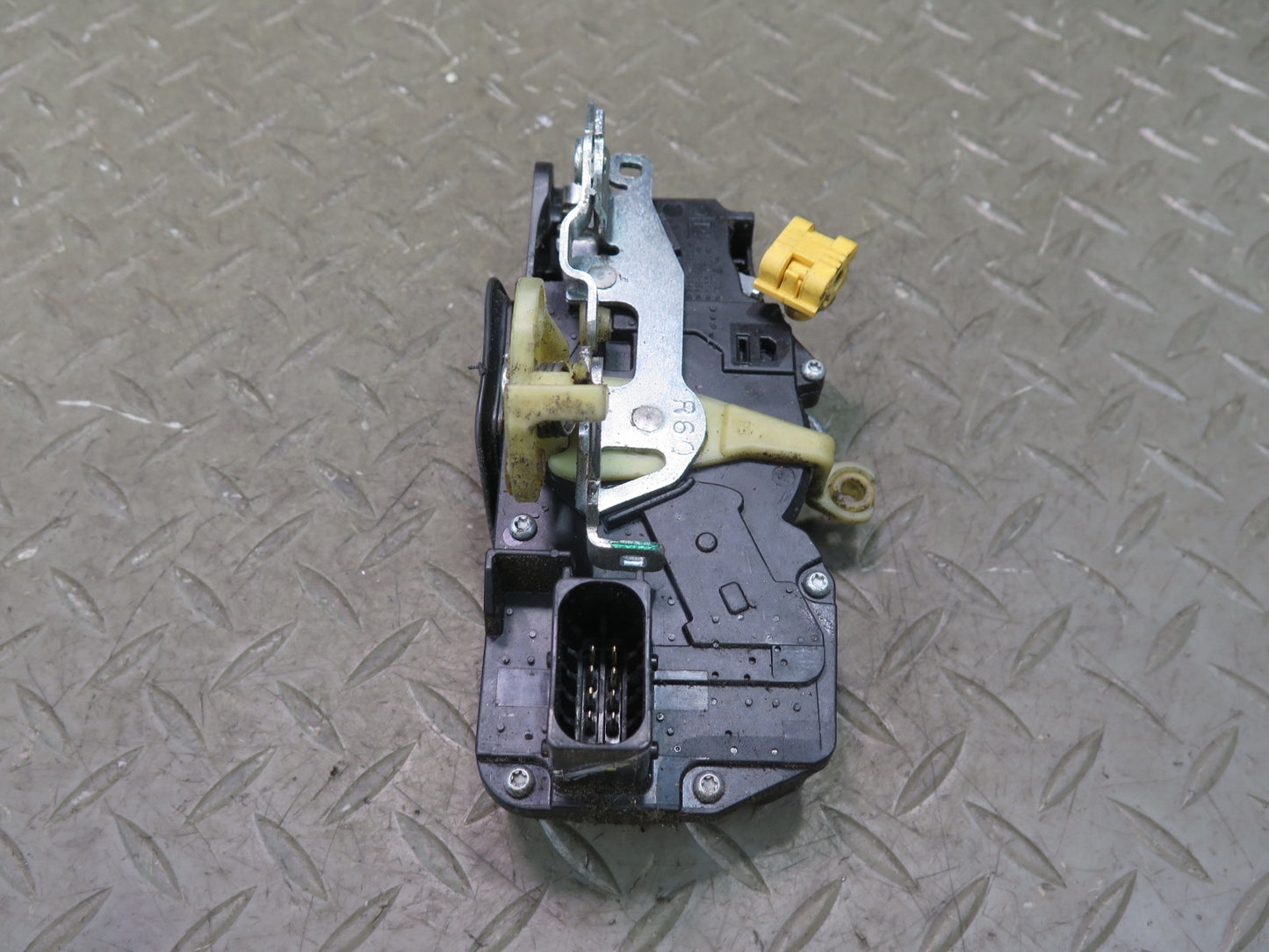 2003-2007 Hummer H2 Front Right Door Lock Latch Actuator