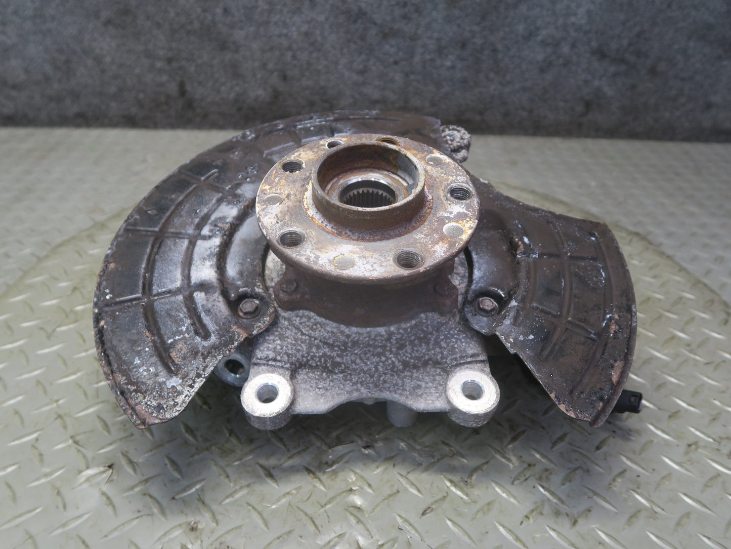 14-21 Maserati Quattroporte SQ4 M156 Rear Left Side Spindle Knuckle Wheel Hub
