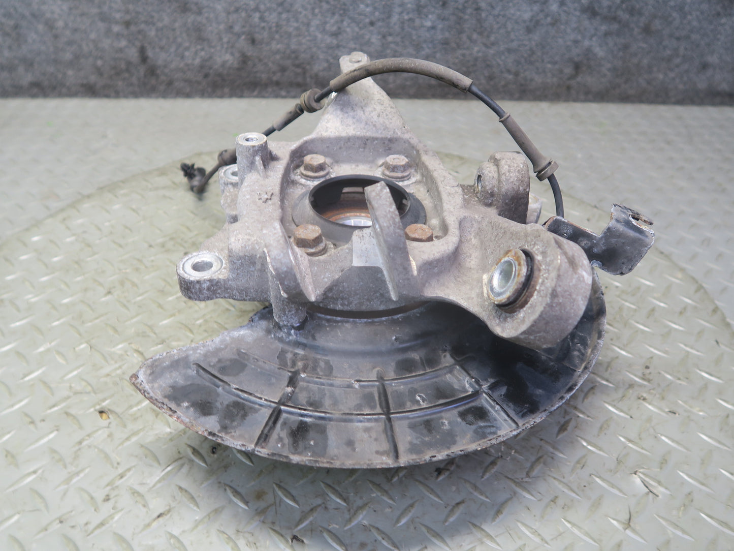 14-21 Maserati Quattroporte SQ4 M156 Rear Left Side Spindle Knuckle Wheel Hub