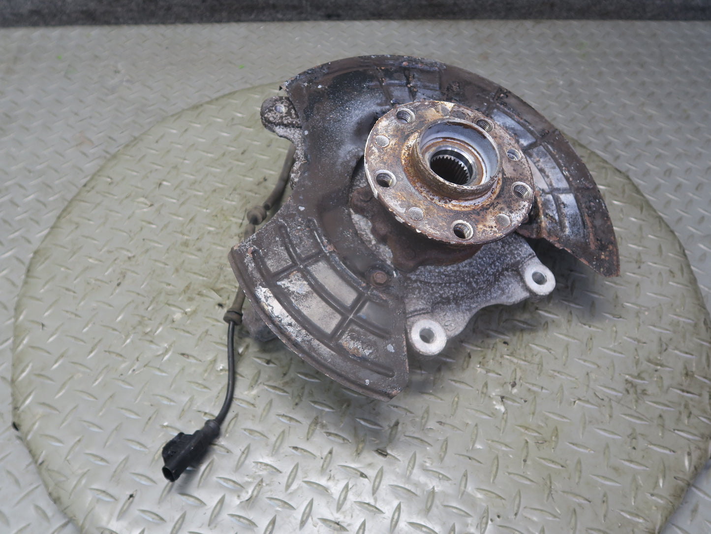 14-21 Maserati Quattroporte SQ4 M156 Rear Right Side Spindle Knuckle Wheel Hub
